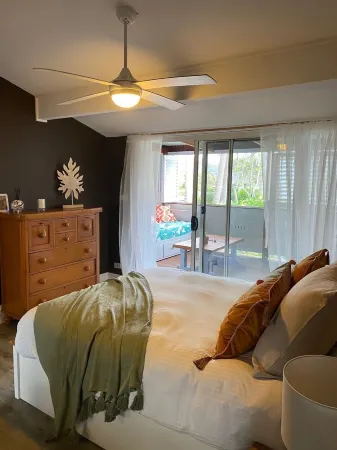 Tranquil Seaside Haven Отели в г. Форрестерс Бич