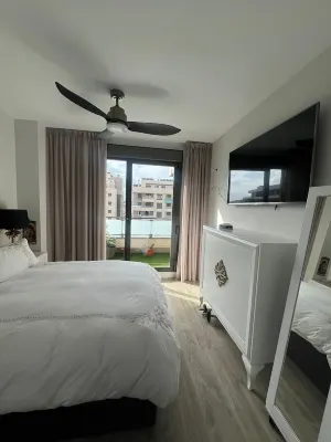 Maravilloso Apartamento A 1 Minuto A PIE DE LA Playa DE LOS Alamos-torremolinos