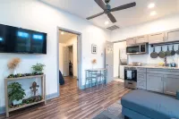 Stylish 1 BR,1BA Home Steps From Freret St