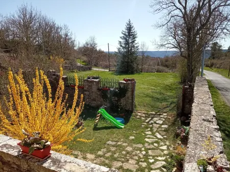 Maison Ancienne Caussenarde à Quelques km des Gorges du Tarn