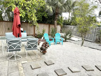 Renovated duplex  2bed / 2bath North End Of Anna Maria, 2min walk to the beach Hôtels à proximité de : Rod and Reel Pier