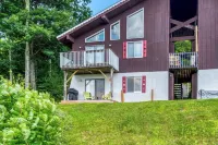Mountainside Sunset Retreat close to area hiking and multiple ski resorts!