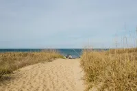 Salty Vibes/2 Blocks to Beach/Close Beach Access/Wright Memorial & Ocean Views