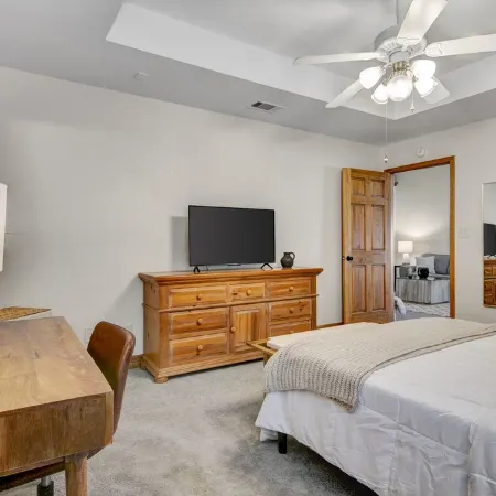 Beautiful Home with Amazing Back Patio.  3Br / 2BTH - Sleeps 8.