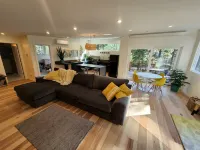 Spacious new guest house in the pines (sunshine and trails)