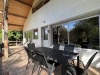 Cottage 6 to 8 people, House wood layout quality. Near lake Bcp of space