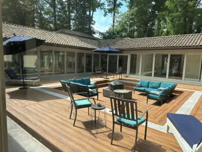 The Mohamad Ali Experience Hotels near Woodcrest Train Station