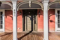 Enjoy Beautiful Historic Franklin Here! Hotels in Franklin