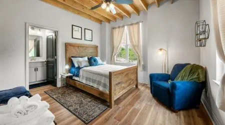 5-Star 2Br: Clean, Comfy, SuperHost Hospitality