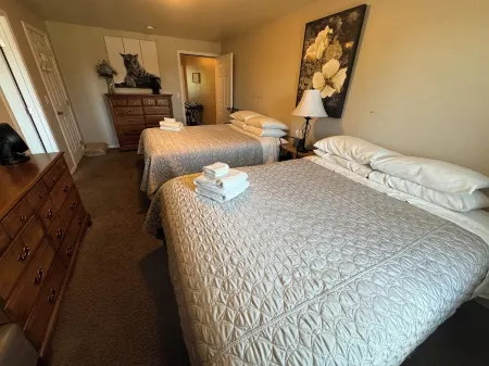 Group Fun - 7 Separated Sleeping Areas!