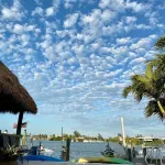 CLEAR water views @Tiki haven! Quick ocean access, Pool, HotTub, FUN! FREE ICE!