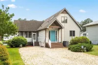 Cottage on the Canal minutes from Ocean City, Assateague Island and Ocean Downs