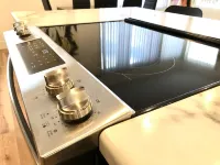 Modern Centrally Located Clean Condo Close to Downtown!