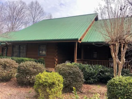 Life is Better at the Lake! Waterfront cabin on Lake Keowee