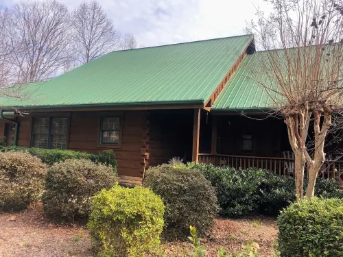 Life is Better at the Lake! Waterfront cabin on Lake Keowee