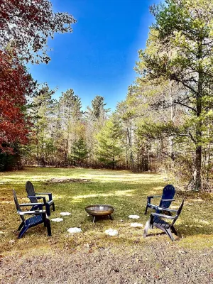 Secluded/Pet-friendly home on 3+ acres, close to downtown Hayward/ATV Trails