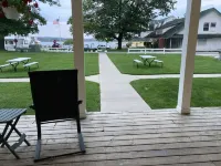 Beautiful 1 bedroom Condo on Portage Lake Resort.Onekama. Beach, pool, hot tub.