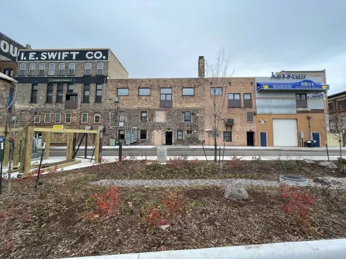 Canalside Suite- Downtown Houghton Ground Level Apartment Hotels in Houghton