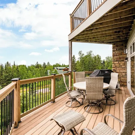 Lake Views Throughout. Next to Golf, Hiking, Biking Trails and Winery.