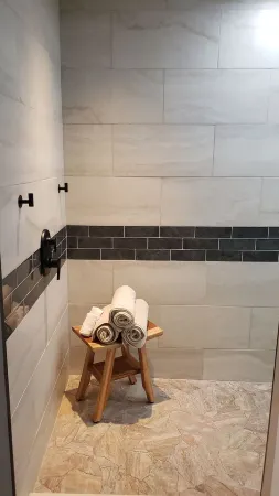 Pet Friendly spacious home. Close to everything