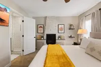 BRAND NEW ✴ HEATED POOL ✴ HOT TUB ✴ OUTDOOR GAMES ✴ CLOSE TO DINING & AIRPORT Các khách sạn ở Encanto