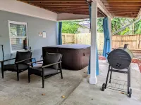 Wilmington Island Escape with Hot Tub