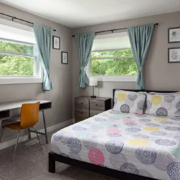 New! Cozy Mountain Retreat Near Pisgah Forest & DownTwn. Pet Friendly/Game Room!