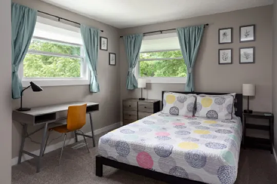 New! Cozy Mountain Retreat Near Pisgah Forest & DownTwn. Pet Friendly/Game Room!