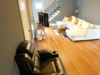 Hidden space next to everything Hotels in Cleveland Heights