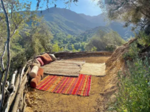 Topanga Japanese Tea House + Private Creek + Mountain Trails. Hotels in Topanga