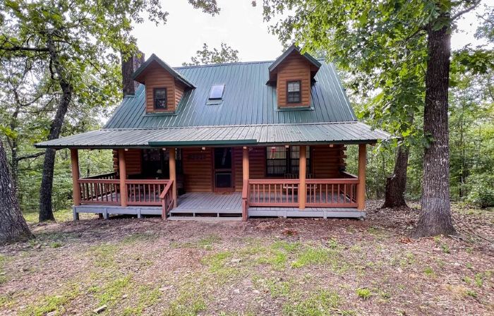 Spend Labor Day at Happy’s Hideaway- Fiber Wifi and Hot Tub - Callaway Gardens