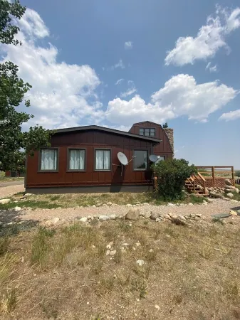 The 360Charming 3-bedroom house with WiFi and AC in welcoming Centennial