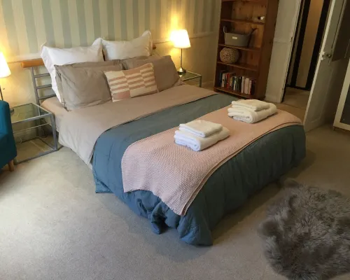 HOWTON COTTAGE - village cottage on coast path next to beaches Hotéis em Maker-with-Rame