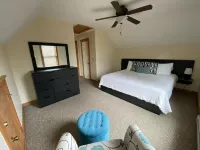 Spacious house at Camelback near water parks and ski lifts!