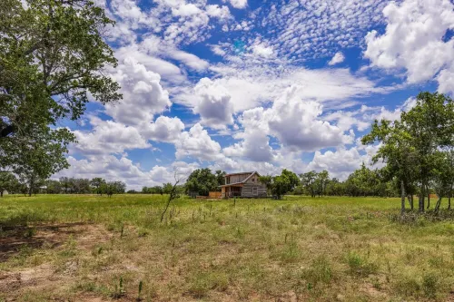 Peaceful cabin, fully updated, wine, stars, spa, perfect for relaxing