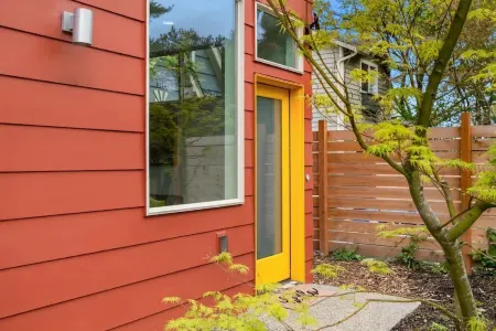 Modern 2BD House, West Seattle. A/C. Walk Score 95 Отели рядом с достопримечательностью «Алки Пойнт Лайтхаус»