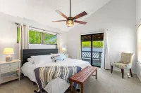Osage Beach lakefront house - Gorgeous views! Hotel dekat Margaritaville Lake Resort Lake of the Ozarks