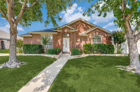 Charming Frisco Oasis, 3 Br's with Heated Pool,Hot Tub, Patio, PS5 & BBQ