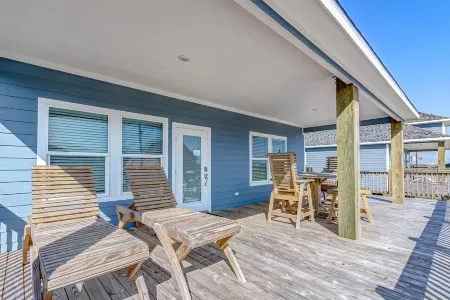 Blue Lobster Lodge for 8 | Near Beach, Central Отели рядом с достопримечательностью «Crystal Beach Spot»