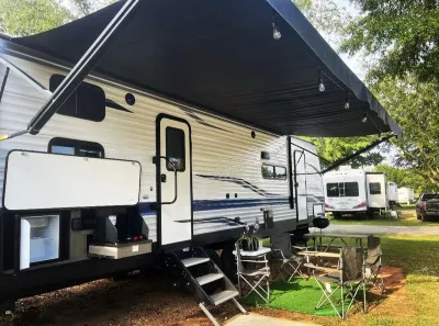 Happy Campers Wanted 😀 Hotels near Mishkan Galleries