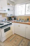 Panoramic View 2br on Hill in Uptown Oakridge