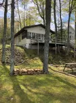 Charming Rose Lake beach house