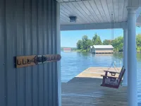 Cabin retreat on beautiful Lake Guntersville!  Perfect for families/fisherman!