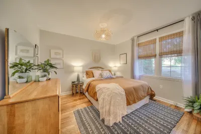 Unexpected Little Gem Minutes from Downtown Riverbanks Zoo & Garden附近的飯店