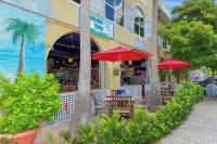~ Beachfront ~ Yes, That's Your View! ~ End of Summer Specials ~