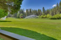 Plumas Pines Escape - Golf Views + Coffee Bar + Games + Family Friendly