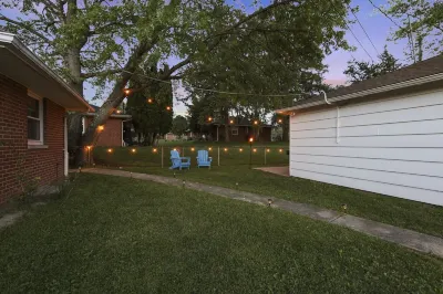 Near Downtown Home, Dogs allowed, Easy Private Parking, Big Yard, Patio,