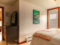 Nautically themed apartment with Ocean View Hotels in Bristol