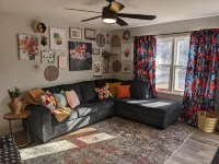 Colorful & Bright Blue Ranch House close to KSU Football stadium Các khách sạn ở Manhattan