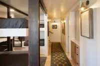 Luxury House Downtown CB with Hot Tub